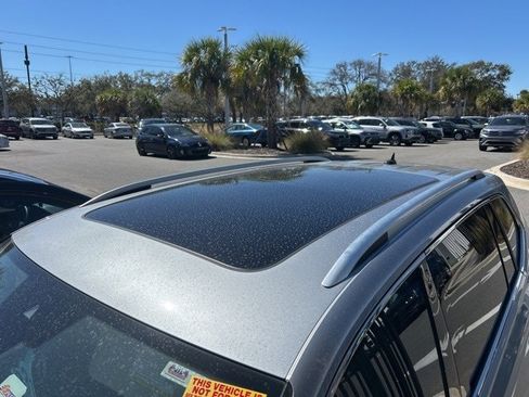 Used 2020 Volkswagen Tiguan SEL image 22