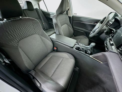 Used 2025 Toyota Camry LE image 31