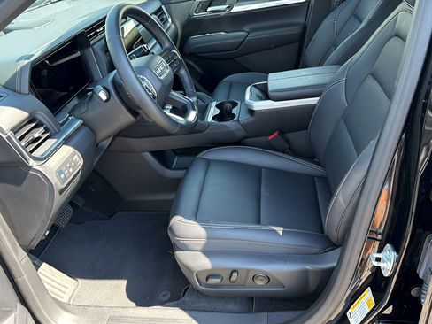 Used 2026 GMC Terrain Elevation w/ Elevation Premium Package AWD/4WD image 12