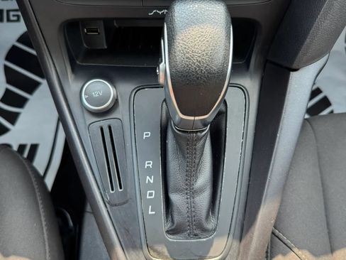 Used 2017 Ford Focus SE FWD image 45
