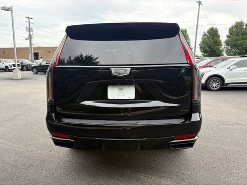 Used 2021 Cadillac Escalade Sport w/ Driver Assist Tech Package AWD/4WD image 4