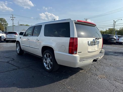 Used 2012 Cadillac Escalade ESV Luxury AWD/4WD image 2