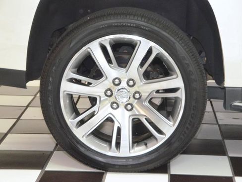 Used 2015 Cadillac Escalade ESV Luxury AWD/4WD image 13