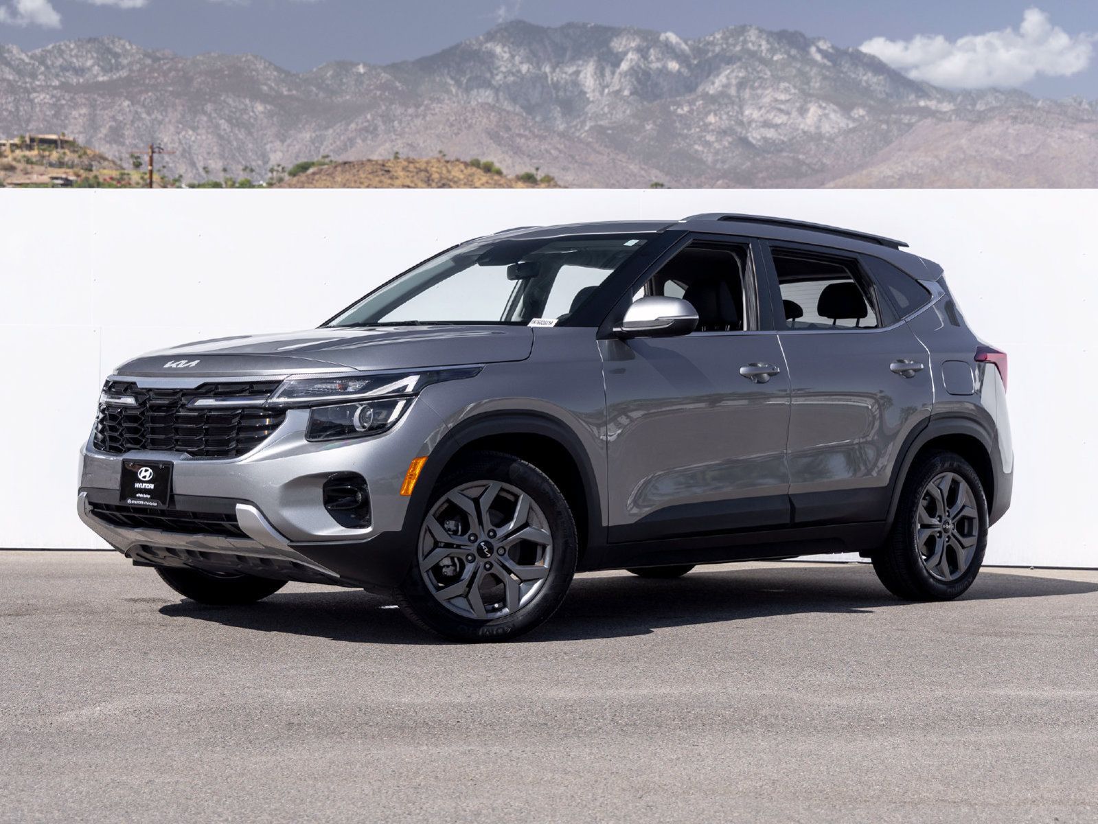Used 2024 Kia Seltos S FWD image 1