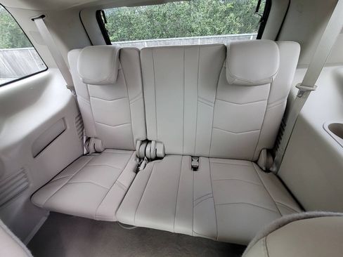 Used 2017 Cadillac Escalade 2WD image 13