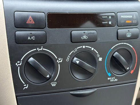 Used 2005 Toyota Corolla CE image 17