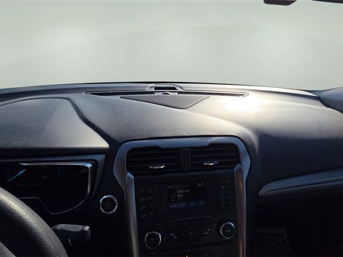 Used 2018 Ford Fusion S image 9