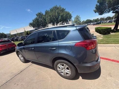 Used 2014 Toyota RAV4 LE FWD image 2