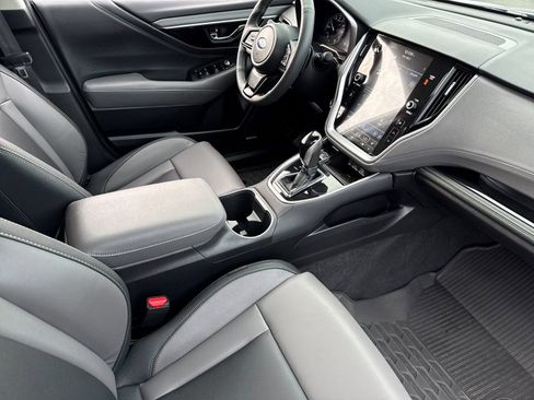 Used 2025 Subaru Outback Onyx Edition image 18