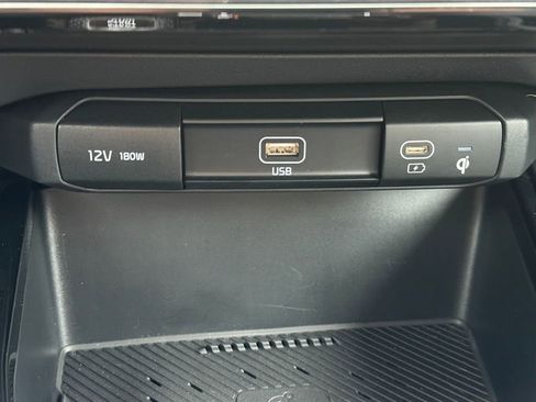 Certified 2025 Kia Niro EX Touring image 19