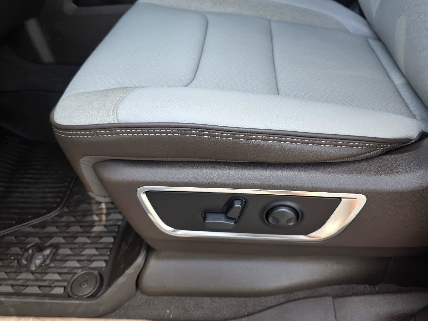 New 2027 RAM 1500 Laramie w/ Laramie Southwest Edition AWD/4WD image 24