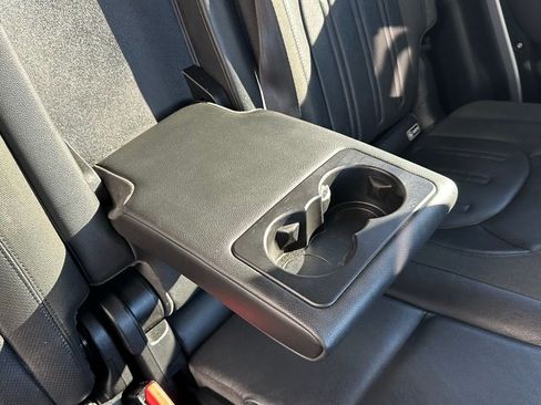 Used 2020 Land Rover Defender 110 First Edition image 30