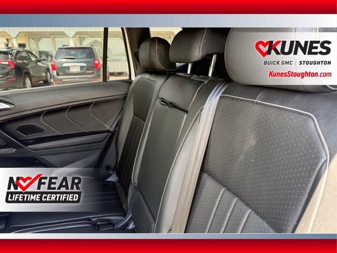 Used 2024 Volkswagen Tiguan SE R-Line AWD/4WD image 41