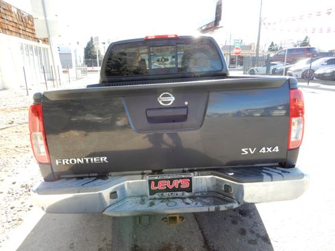 Used 2015 Nissan Frontier SV image 6