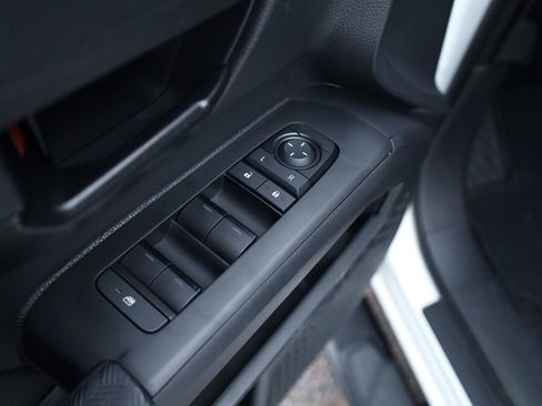 Used 2025 Toyota Tacoma SR5 image 25