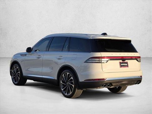 New 2026 Lincoln Aviator Reserve image 7