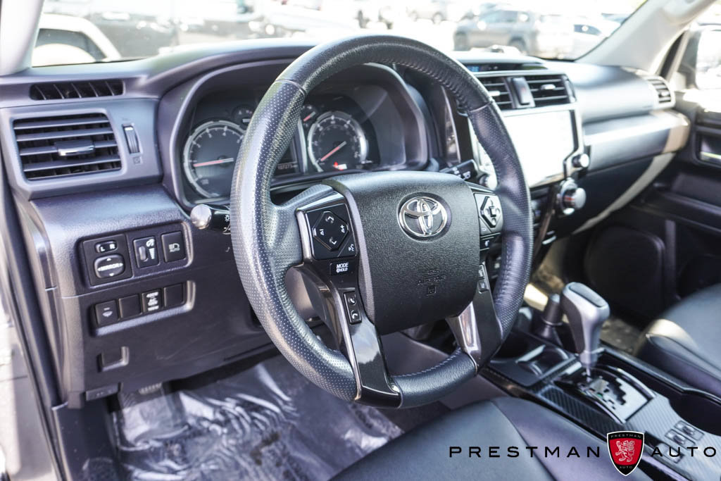 Used 2020 Toyota 4Runner TRD Off-Road Premium w/ Moonroof Package AWD/4WD image 27