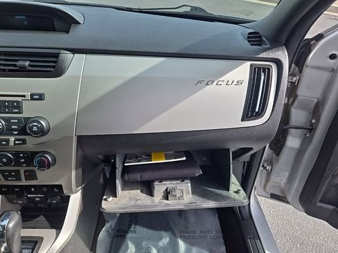 Used 2009 Ford Focus SEL FWD image 38