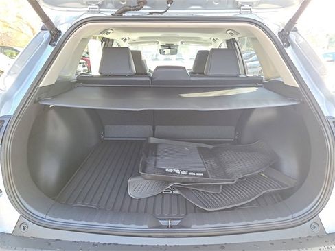 Used 2026 Toyota Corolla Cross XLE image 9