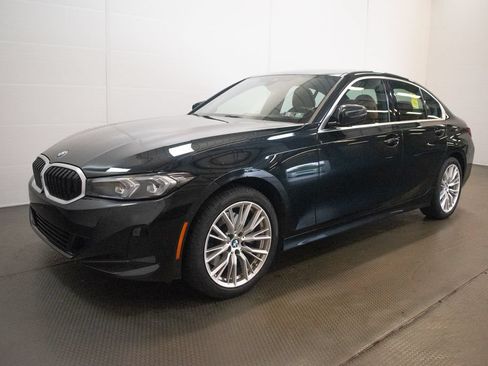 Used 2023 BMW 330i xDrive Sedan w/ Premium Package AWD/4WD image 8