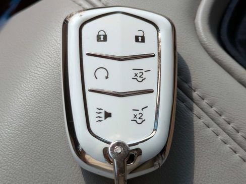 Used 2016 Cadillac Escalade 2WD image 29