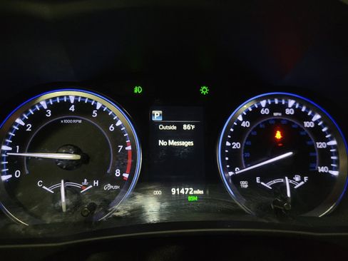 Used 2019 Toyota Highlander XLE AWD/4WD image 23