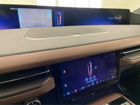 Used 2025 Lincoln Navigator L Reserve image 40