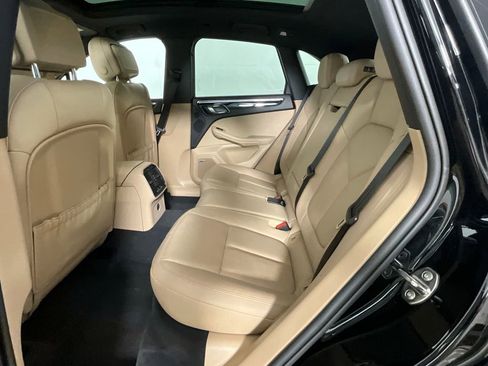 Used 2020 Porsche Macan image 26