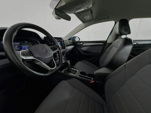 Used 2025 Volkswagen Jetta SE FWD image 20