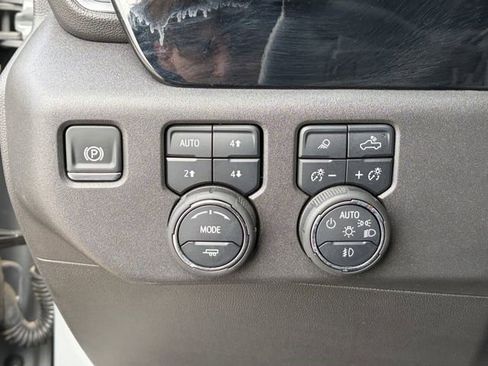 Certified 2025 Chevrolet Silverado 1500 RST AWD/4WD image 5