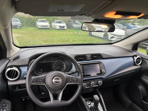 Used 2025 Nissan Versa SV FWD image 33