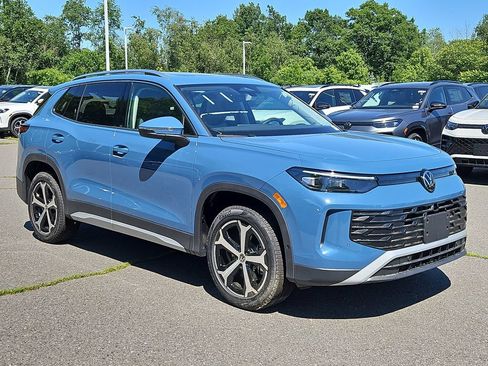 New 2026 Volkswagen Tiguan SE AWD/4WD image 2