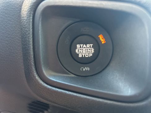 Used 2025 Jeep Wrangler Willys image 40