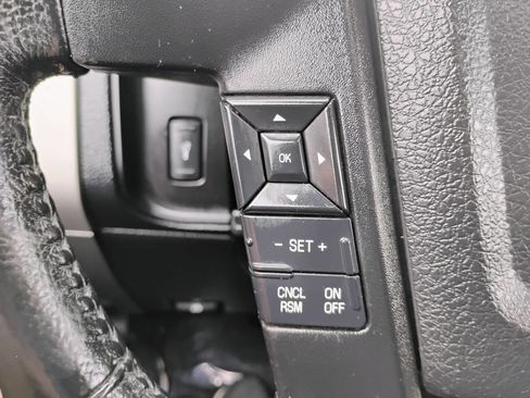 Used 2016 Ford Expedition EL XLT image 32