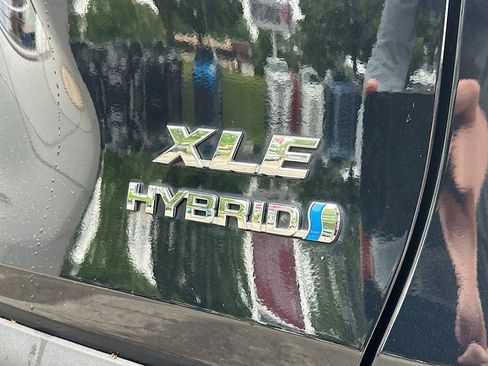 Certified 2022 Toyota RAV4 XLE AWD/4WD image 6