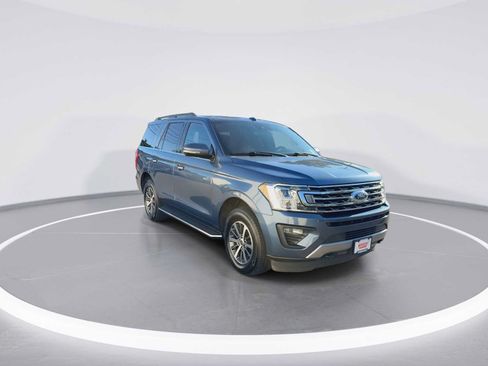 Used 2020 Ford Expedition XLT w/ Equipment Group 202A AWD/4WD image 2