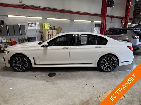 Used 2020 BMW M760i xDrive w/ Luxury Rear Seating Package AWD/4WD image 2