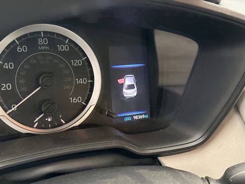 Used 2020 Toyota Corolla LE image 9