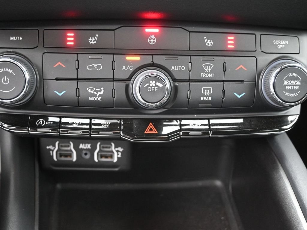 Used 2024 Dodge Durango SXT w/ Trailer Tow Group IV AWD/4WD image 13