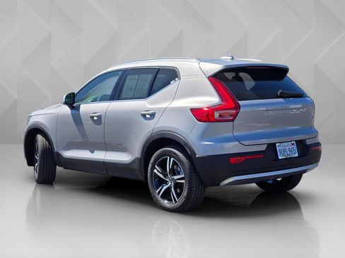 Used 2025 Volvo XC40 B5 Core AWD/4WD image 6