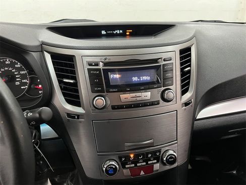 Used 2013 Subaru Outback 2.5i Premium w/ All-Weather Pkg image 18