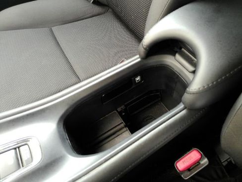 Used 2022 Honda HR-V LX image 46
