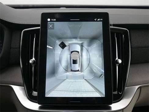 New 2026 Volvo XC90 B6 Ultra image 21