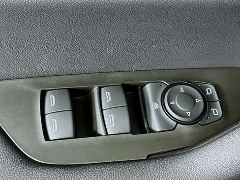 Used 2025 Chevrolet Blazer LT FWD image 15