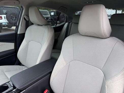 Used 2025 Toyota Camry XLE FWD image 12