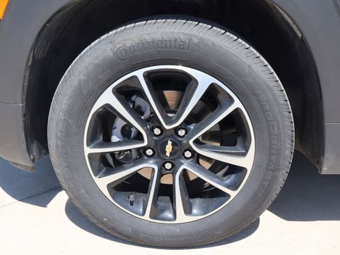 Used 2025 Chevrolet TrailBlazer LT AWD/4WD image 24