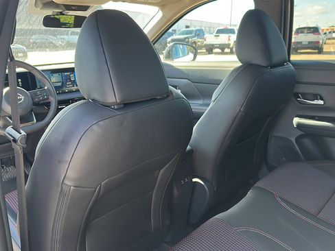 New 2026 Nissan Kicks SR image 14