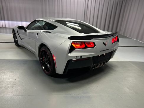 Used 2018 Chevrolet Corvette Stingray Coupe RWD image 5
