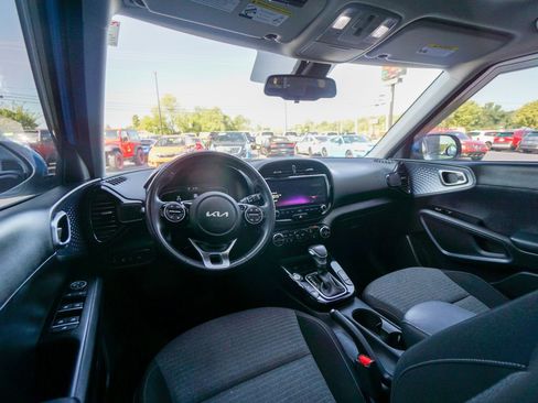 Used 2023 Kia Soul EX image 14
