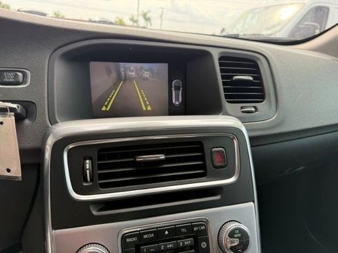 Used 2018 Volvo V60 T5 Cross Country AWD/4WD image 17